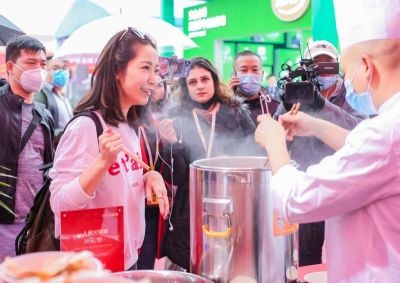 小火鍋連鎖店加盟，適合哪類人創(chuàng)業(yè)投資？