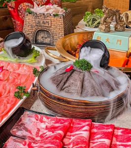 朝天門(mén)火鍋?zhàn)哌M(jìn)迪拜，為迪拜游子送上地道中國(guó)味！