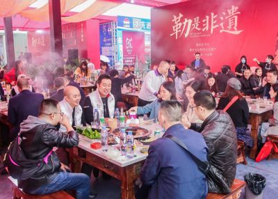 連鎖品牌火鍋加盟，必須從總部購(gòu)買(mǎi)底料嗎？