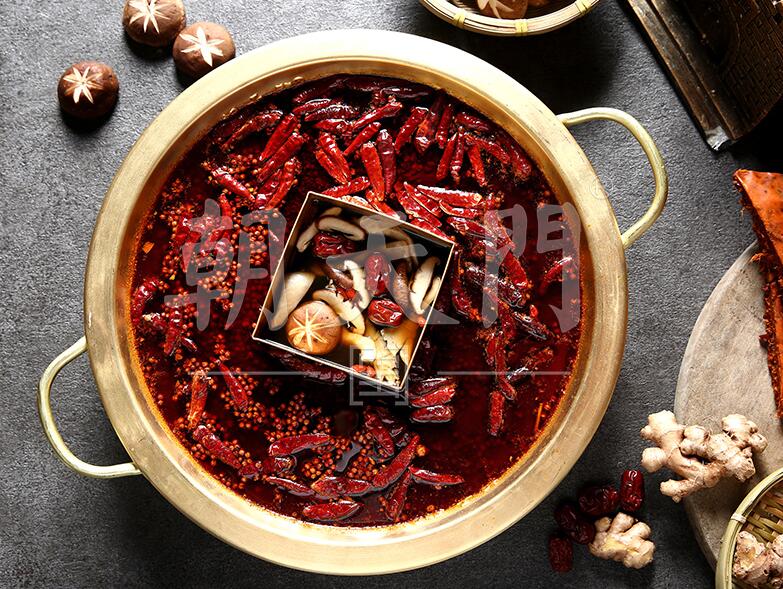 重慶火鍋為何風(fēng)靡全國？探究背后的文化符號
