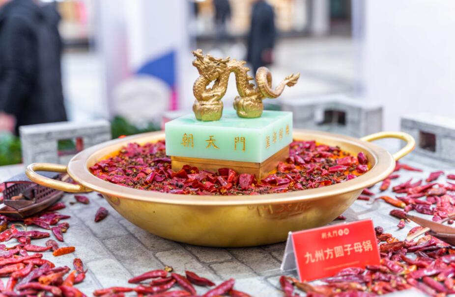 保山開(kāi)火鍋加盟店怎么樣？要注意什么？