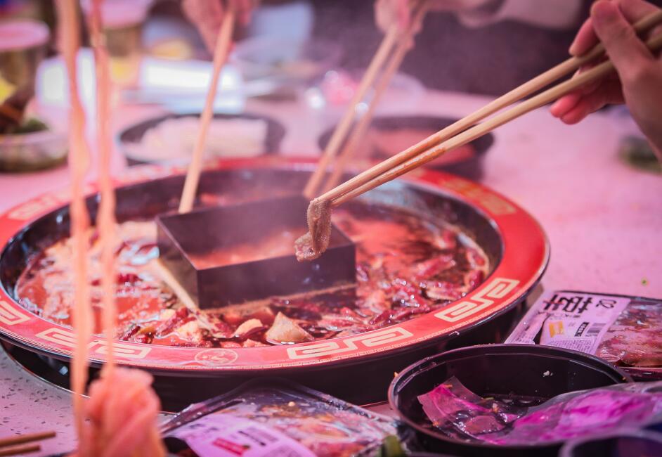 吉林開火鍋加盟店，經(jīng)營的時候需要注意什么？