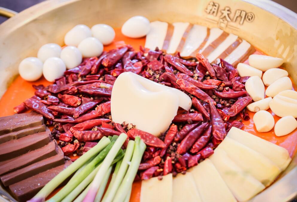 打造人氣網(wǎng)紅火鍋，就得勇于嘗試新事物！