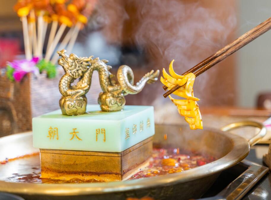 北票開(kāi)火鍋加盟店，如何裝修有設(shè)計(jì)感？