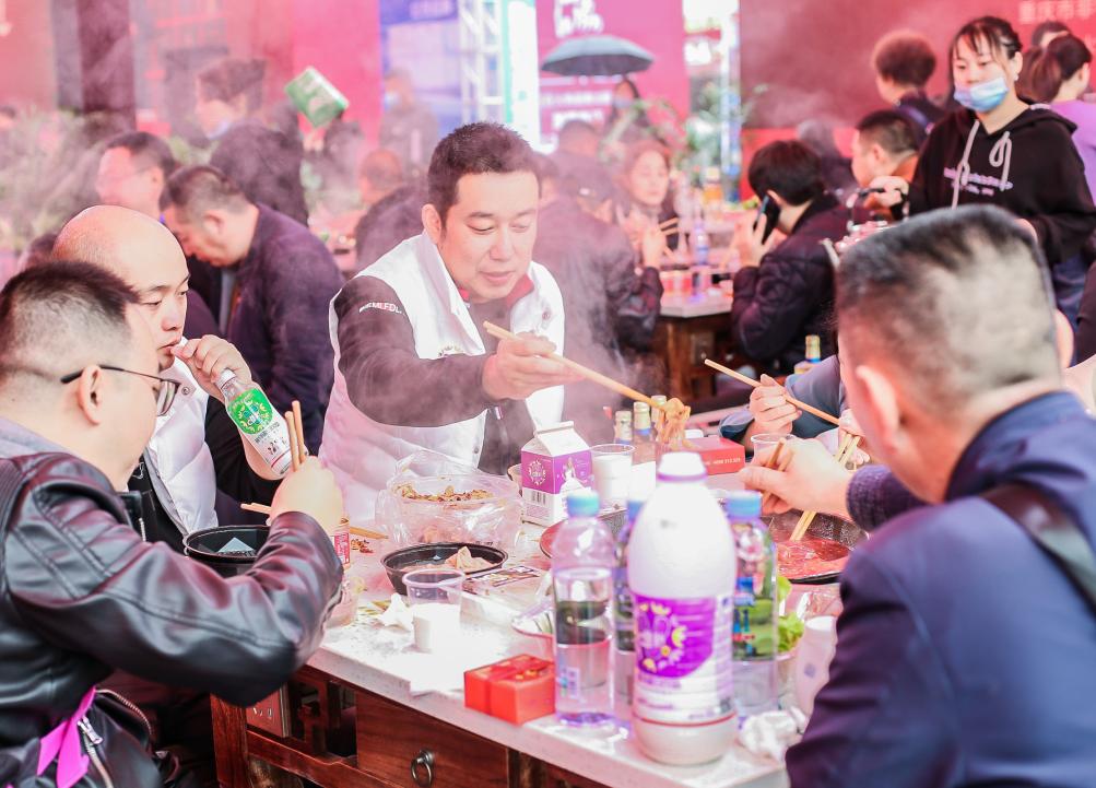 加盟朝天門火鍋如何？營運部提供全程保姆式扶持！