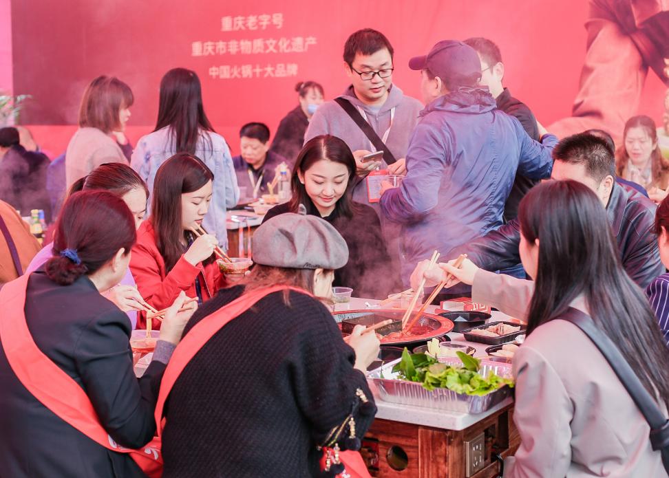 為什么現(xiàn)在的火鍋店都在開拓甜品賽道？