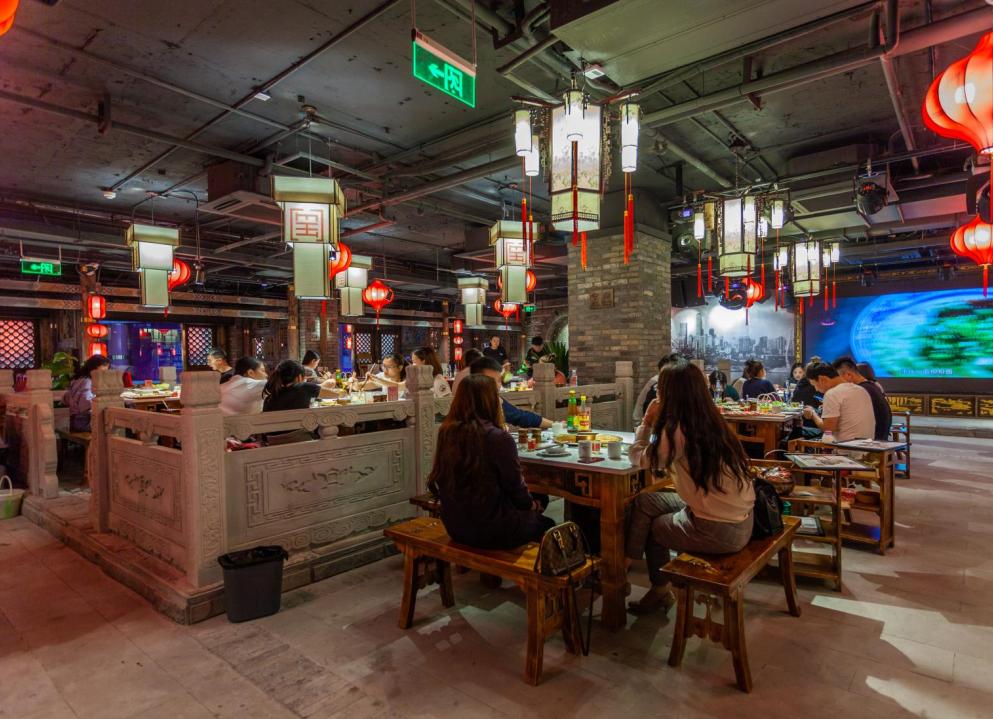 開火鍋店如何利用店門前的廣告位宣傳？