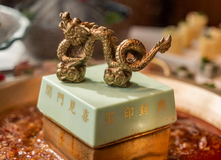 重慶南岸區(qū)開火鍋加盟店，怎樣打造新鮮感？