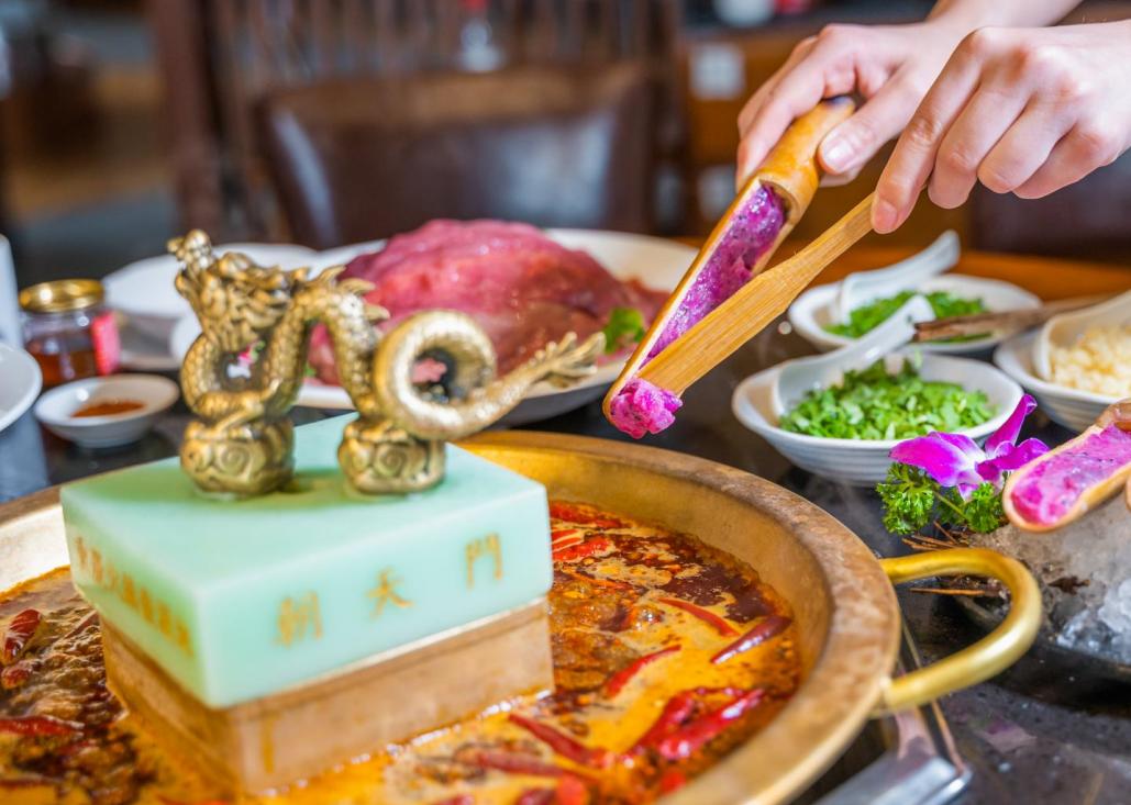 特色火鍋技術(shù)加盟好還是品牌加盟好？