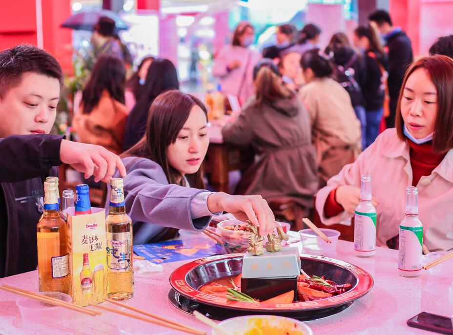2022年想開(kāi)一家小火鍋店有發(fā)展前途么？