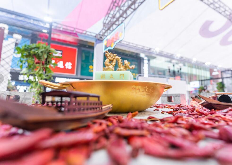 火鍋店沒錢做廣告？不妨試試免費“廣告位”！