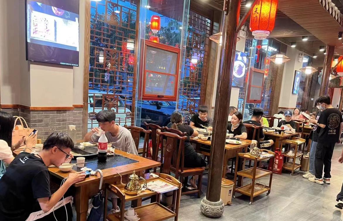 開火鍋店，自營好還是加盟好？