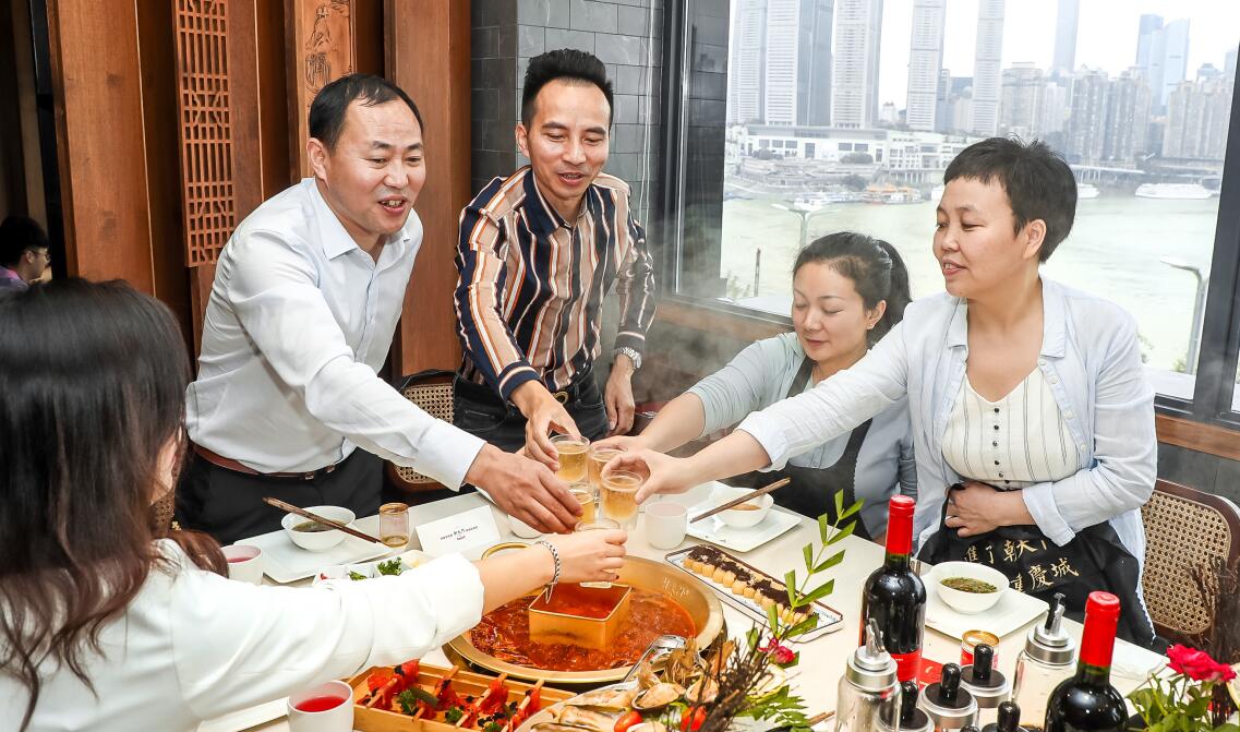 夏天不吃火鍋？做好四點(diǎn)，讓你全場(chǎng)爆滿！