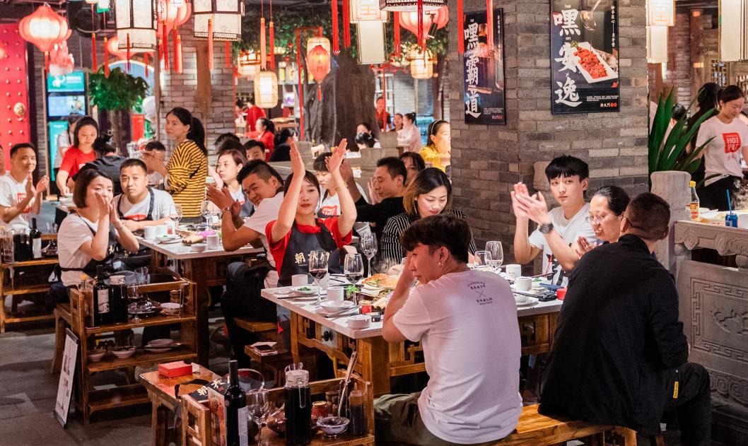 年輕人開始反向消費，餐飲業(yè)應該如何應對？