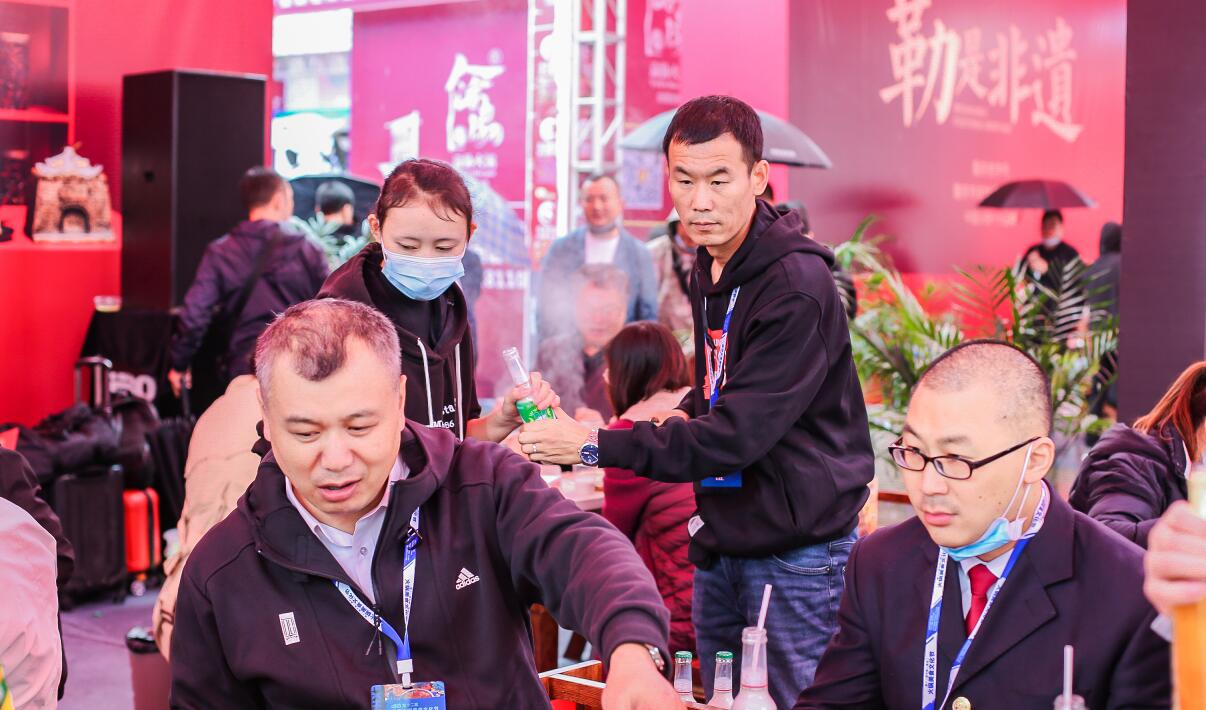 什么樣的店長？讓一家新開火鍋店，生意如此的好！