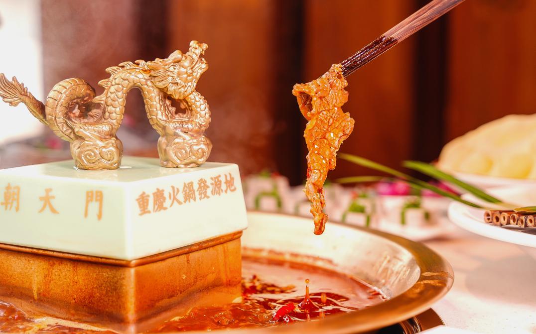 這家火鍋店，好吃不上火，秘訣就在湯底！