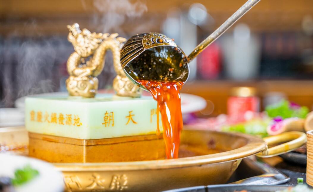 女生開火鍋店，選對(duì)火鍋品牌，讓開店更輕松！