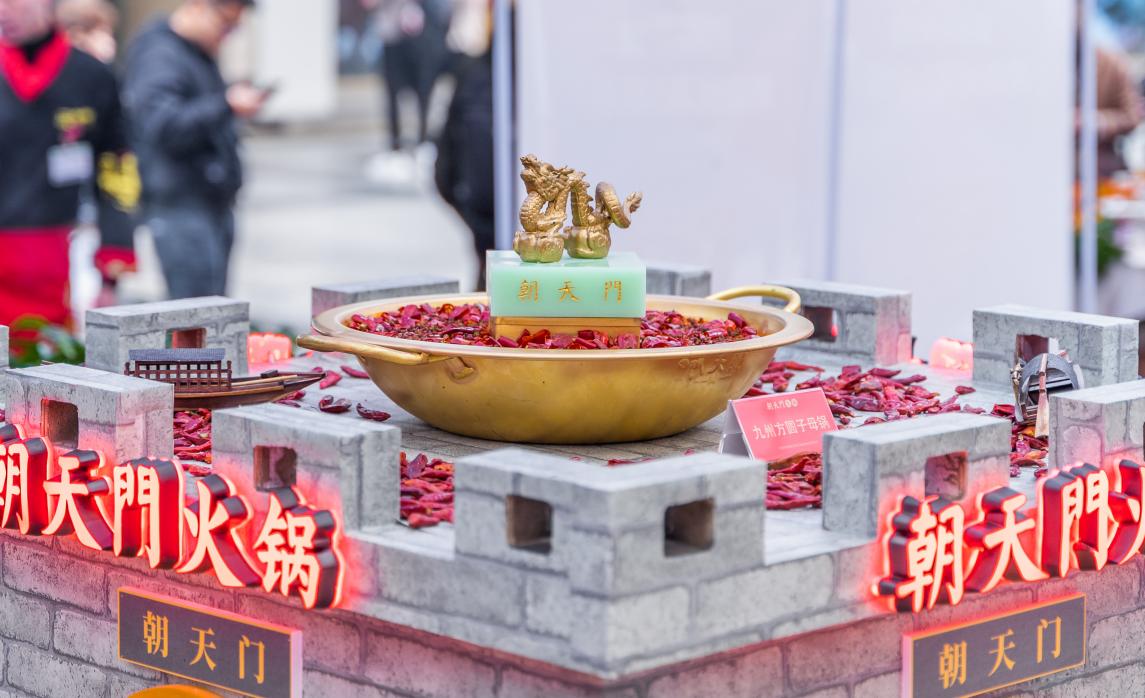 火鍋店特色菜品，大刀腰片，主打一個(gè)鮮！