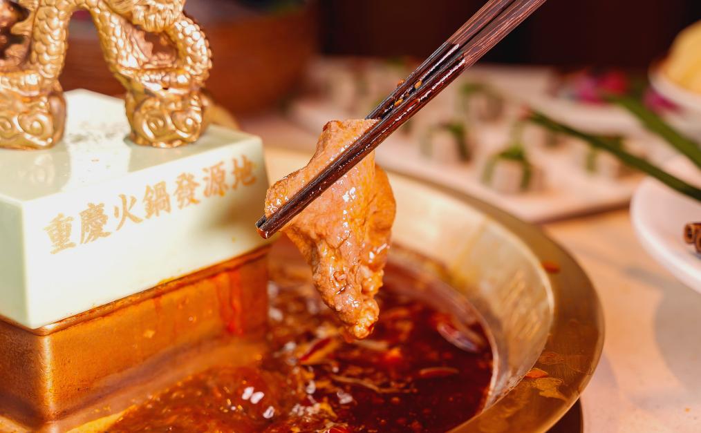 火鍋耙牛肉，好吃得不得了，難怪們店賣(mài)斷貨！