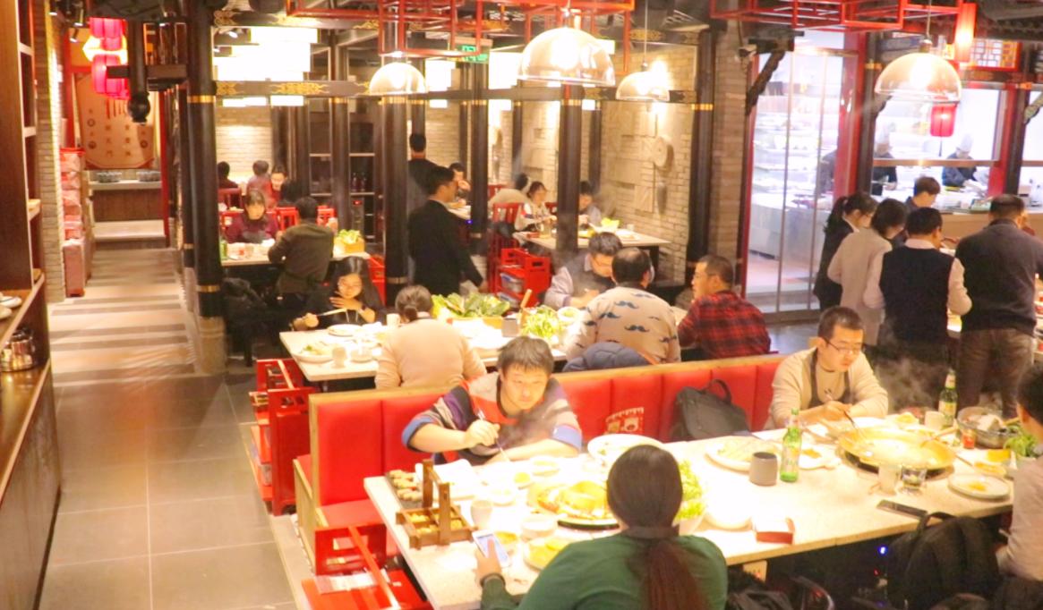 市井火鍋，生意好的秘密，居然是特色甜品！