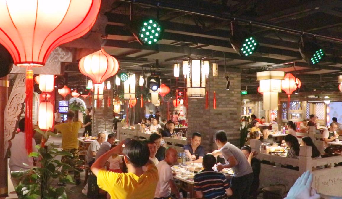 看了奧運(yùn)運(yùn)動員的肌肉，我決定多吃高蛋白火鍋菜品！